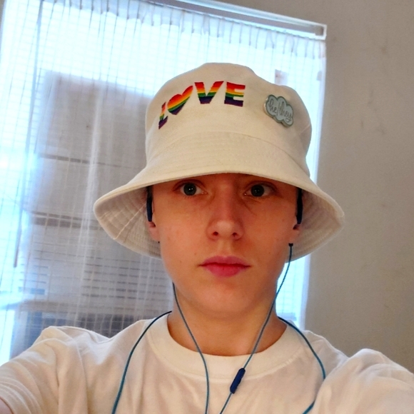 Meet your Posher, Joey - Picture 3 of 4